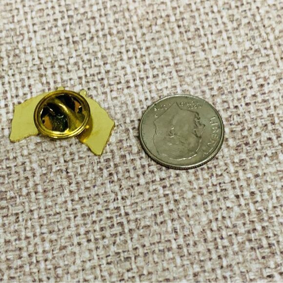 American British Flag Enameled Gold Straight Back Pin - Picture 2 of 3